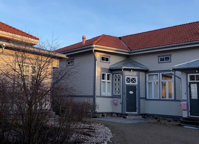 Tästä ovesta sisään!